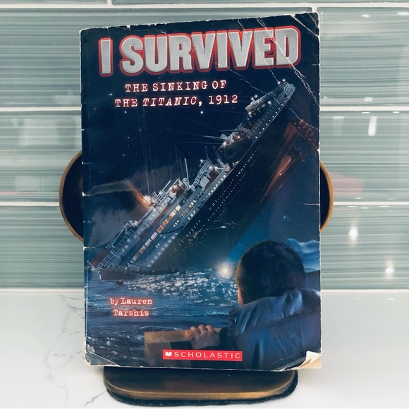 Scholastic Bundle Books Plus Totoro Bookmarks - Picture 7 of 11